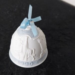 LLADRO CHRISTMAS BELL COLLECTIBLE 1990